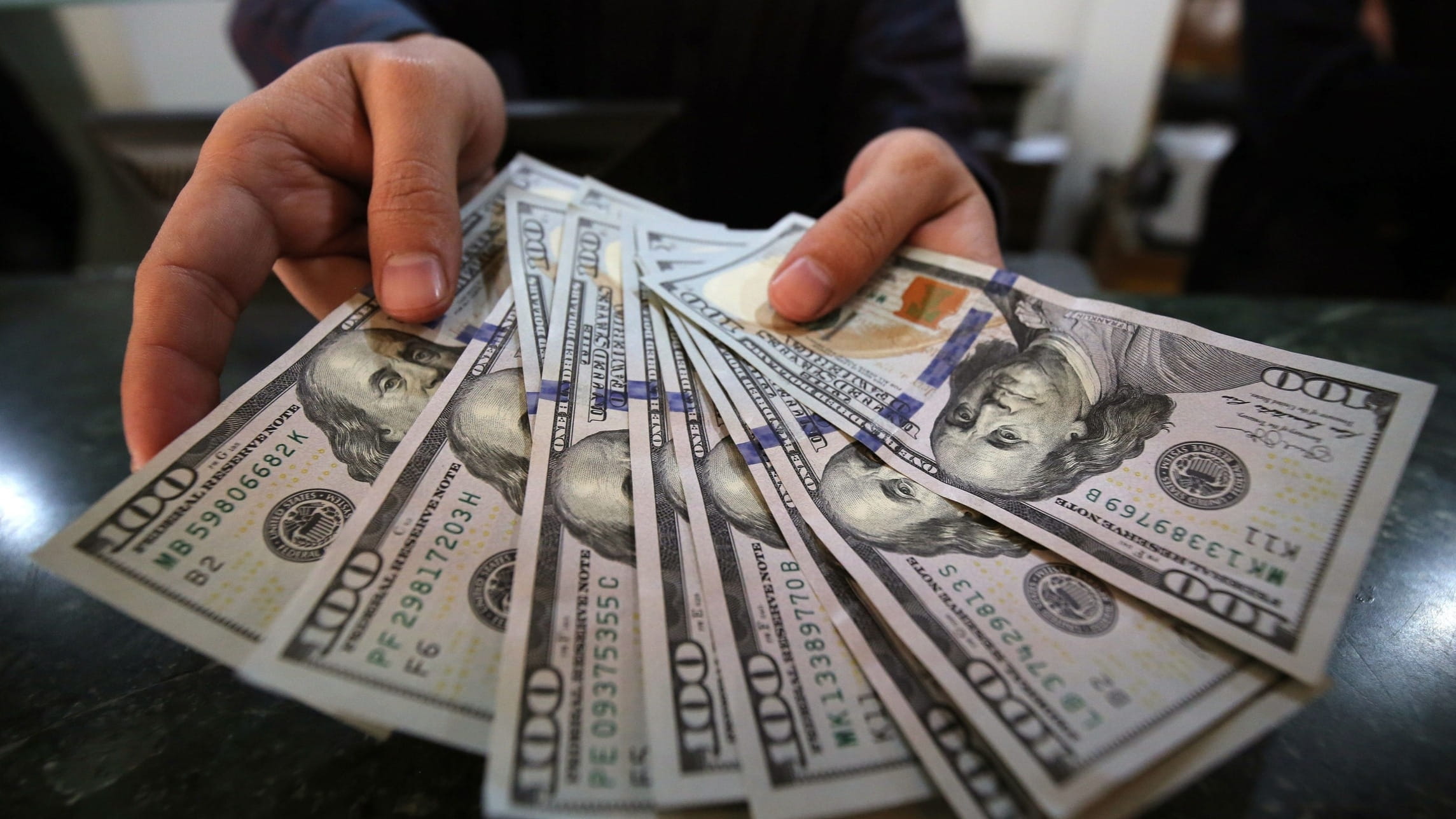لحظيا.. سعر الدولار اليوم مقابل الجنيه المصري 2025/6/23 في السوق السوداء والبنوك المحلية 3 سعر الدولار في السوق السوداء