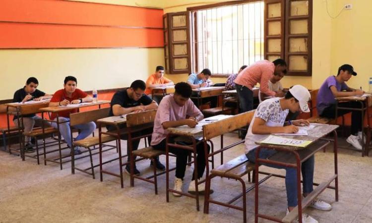 امتحان اللغة العربية للثانوية العامة 2025: سهولة الأسئلة وصعوبة النحو 1 امتحان اللغة العربية للثانوية العامة 2025: سهولة الأسئلة وصعوبة النحو