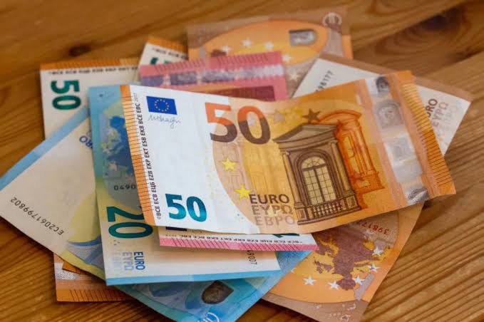لحظيا.. سعر اليورو اليوم الخميس 31 يوليو 2025 مقابل الجنيه المصري |ما هي أهمية اليورو للاقتصاد المصري؟ 2 سعر اليورو اليوم