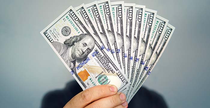 سعر الدولار اليوم الأحد 24 أغسطس 2025 مقابل الجنيه المصري بنهاية التعاملات في البنوك 2 سعر الدولار اليوم