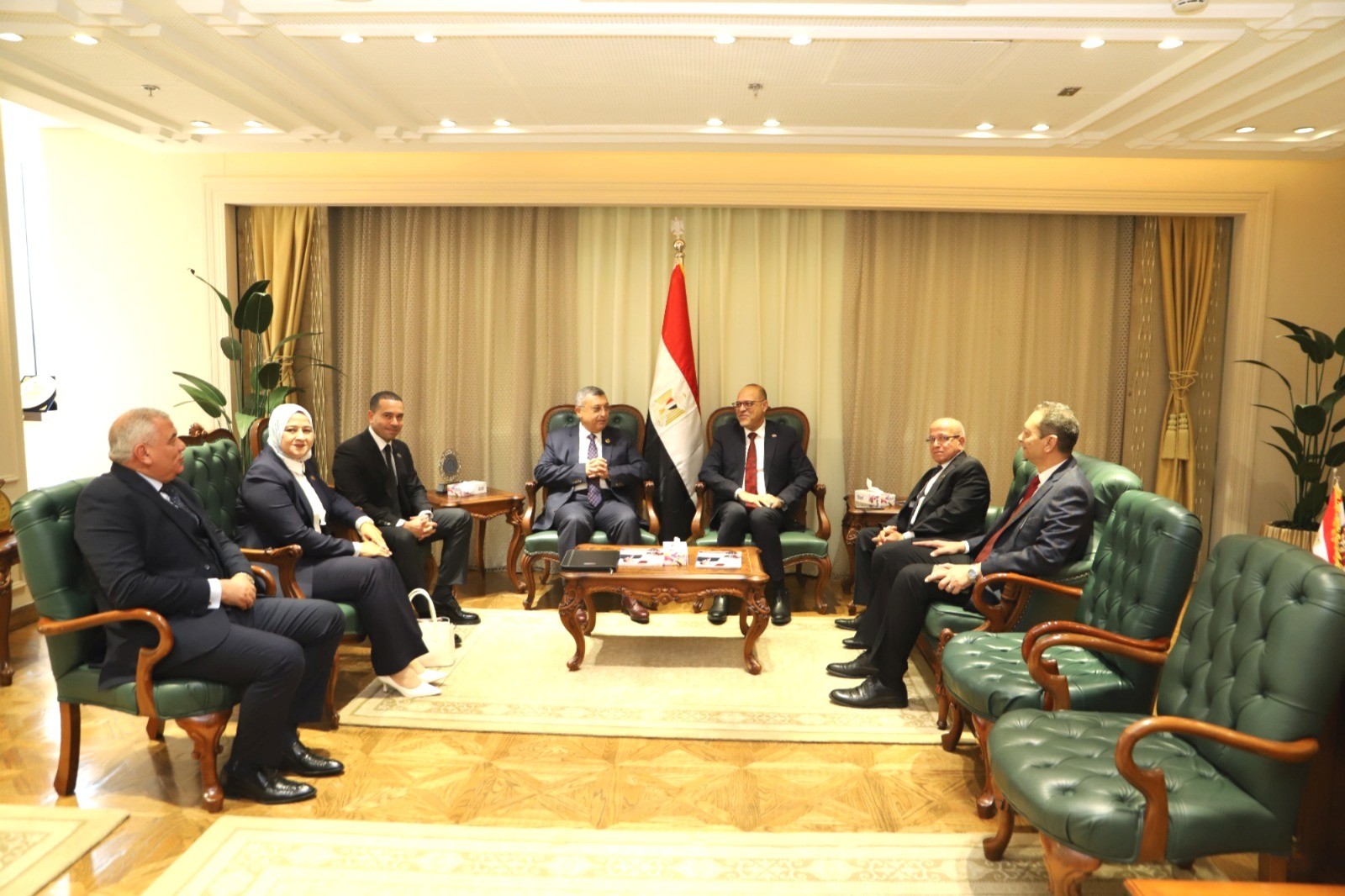 وزرة العمل تبحث مع أعضاء مجلس الشيوخ عدد من المشاريع الهامة على مستزة الجمهورية