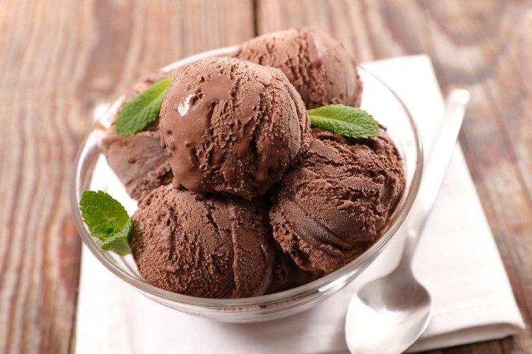 طريقة عمل الآيس كريم